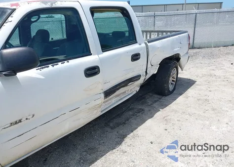 2005 Chevrolet Silverado Ls z USA, uszkodzony, nr VIN 2GCEC13T451352812